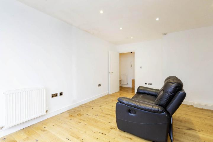 			2 Bedroom, 1 bath, 1 reception Apartment			 Dignam Close , CRICKLEWOOD